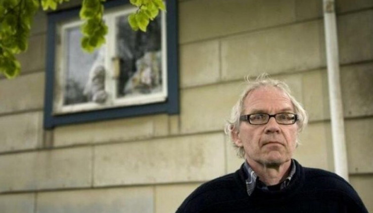 Hz.Muhammed’in karikatürlerini çizen İsveçli karikatürist yanarak öldü