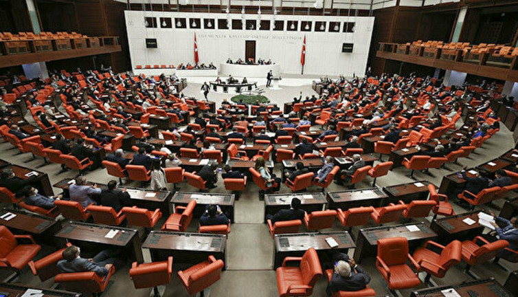 Yurt çıkmayan öğrencilere burs önerisini AKP ve MHP reddetti