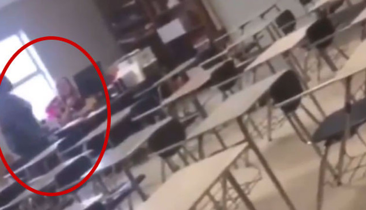 Z kuşağı akıma ayak uydurmak için engelli öğretmenine neler yaptı! Tiktok rezilliği...