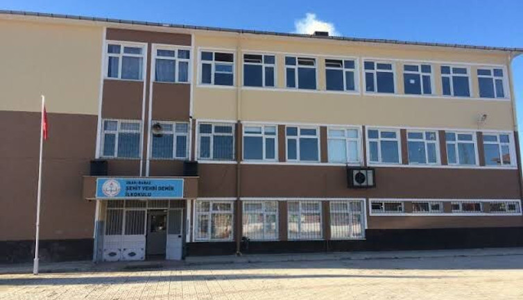 Uşak Banaz'da eğitim böyle çöktü