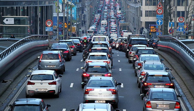 600 bin aracın yıl başından itibaren Brüksel'e girmesi yasak olacak