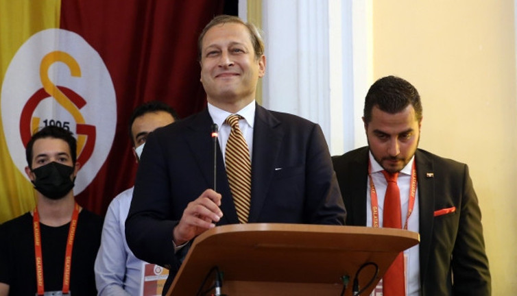 Burak Elmas, Galatasaray'ın faiz borcunu açıkladı