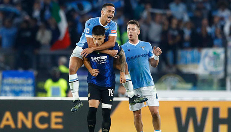 Lazio-Inter maçında bir ilk yaşandı! Şakalaşmak isteyen Luiz Felipe kırmızı kart gördü