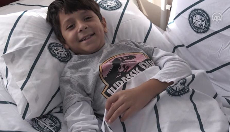 Ergani'de tekvando dersinde yediği tekme 8 yaşındaki Ahmet Kaya'nın karaciğerindeki tümörü ortaya çıkardı. Yaşaması mucize