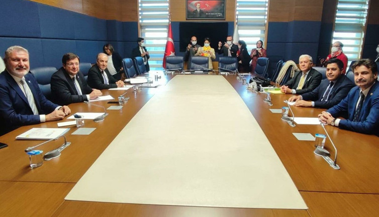 Altı muhalefet partisinin “ortak ana ilkeleri” yazılı hale getirilecek