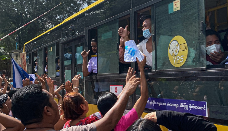 Myanmar'da yüzlerce siyasi tutuklu serbest bırakıldı