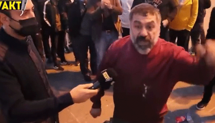 Vatandaş açlıkla boğuşuyor AKP için işler hiç iyi gitmiyor. Kağıt toplama işçisi isyan etti