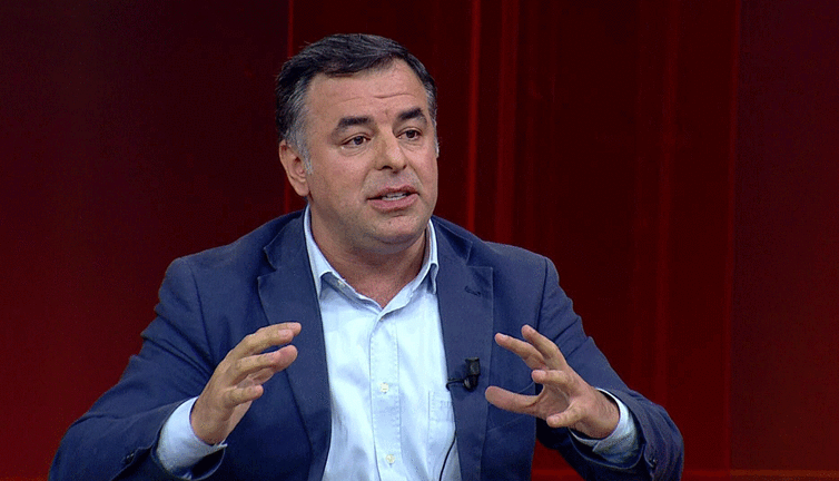 AKP'li Çıldır Belediye Başkanı önce kafa attı sonra silahına sarıldı. Barış Yarkadaş'tan şoke eden iddia