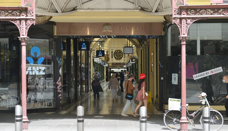 Dünyanın en uzun korona virüs kapanması sona erdi. Kent özgürlüğe kavuştu