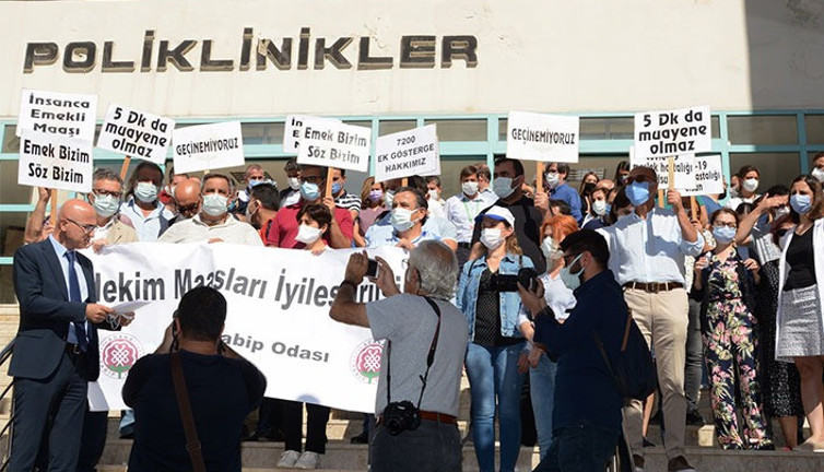 Sağlıkçılar hem zaman hem de zam istedi