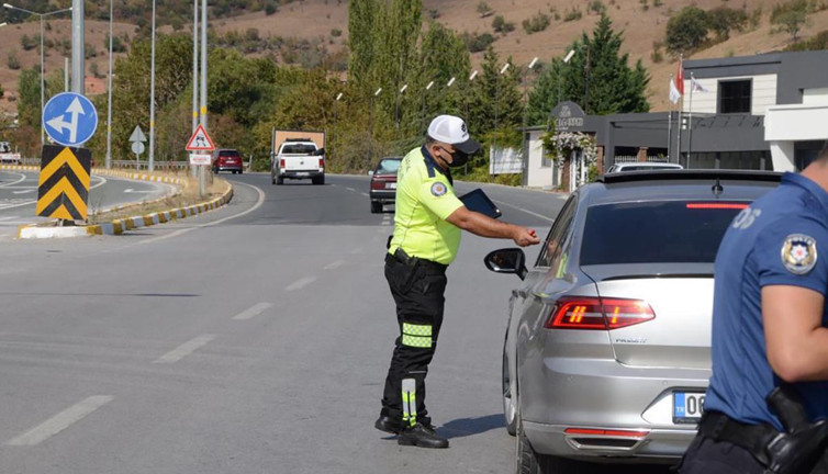İçişleri duyurdu! 787 araç trafikten men edildi
