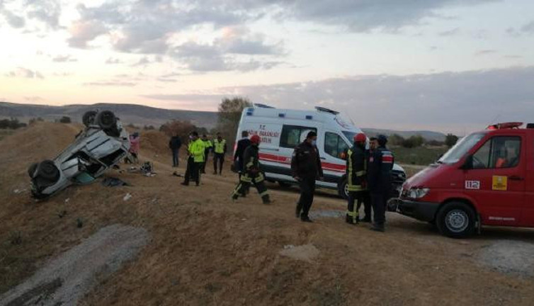 Konya'da otomobil devrildi: 2 ölü, 1 yaralı