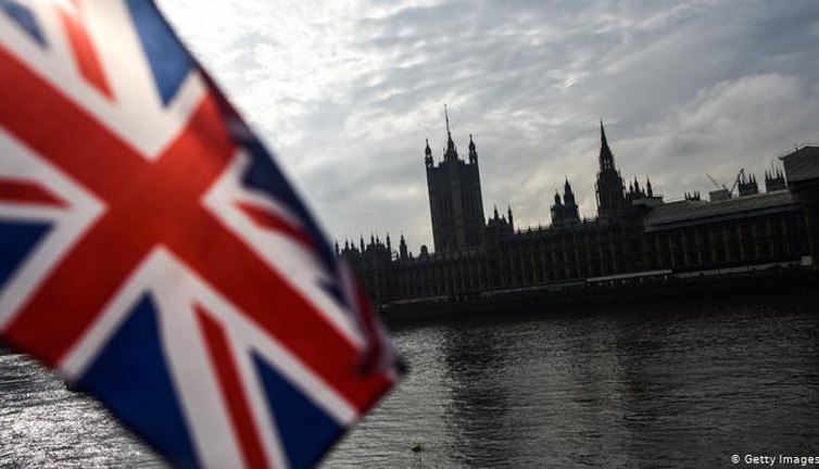 İngiltere tüm ülkeleri kırmızı listeden çıkarıyor