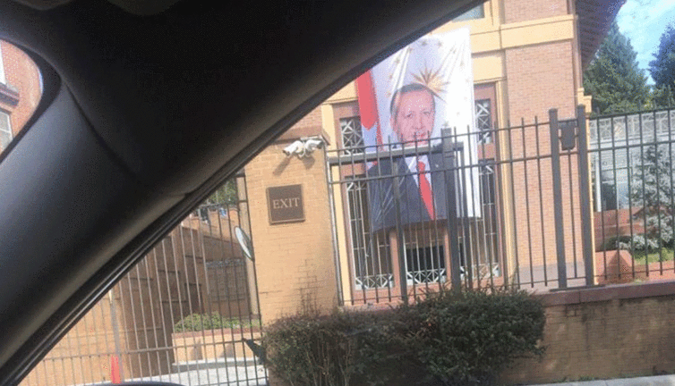 ABD Washington Büyükelçiliği'nde 29 Ekim'de Erdoğan'ın posteri asıldı