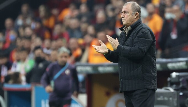 Galatasaray takım alıyor! Fatih Terim canlı yayında açıkladı