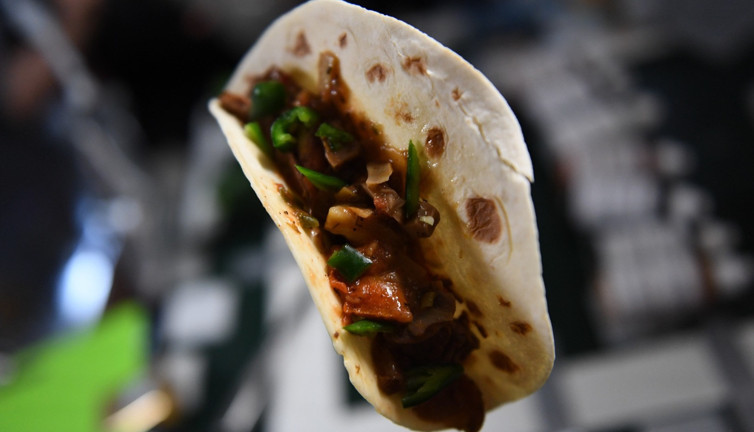 Uzayda 'uzay biberlerinden' Tako yapıldı