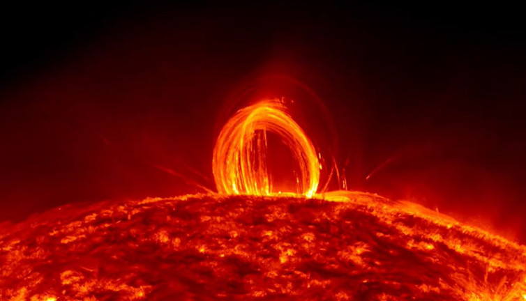 NASA, Güneş'teki dev patlamayı kayda aldı