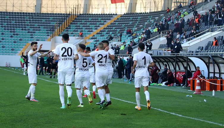 Manisa FK'de kadro dışı bırakılan 5 futbolcu af