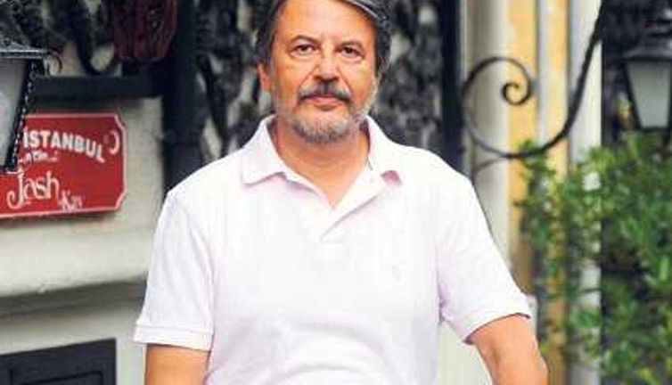 Cem Yılmaz'ın ‘Yetmez Ama Evet’çi Rüstem Batum'la sohbeti tepki çekti