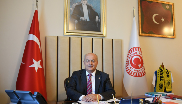 İYİ Partili Enez Kaplan, geri ödeme listesinden çıkarılan 52 ilacı Meclis gündemine taşıdı