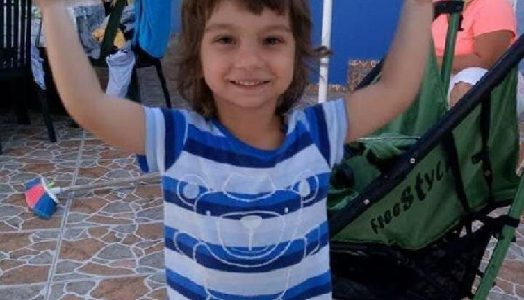 7 yaşındaki oğlu kanserden ölen babanın yürek yakan paylaşımı