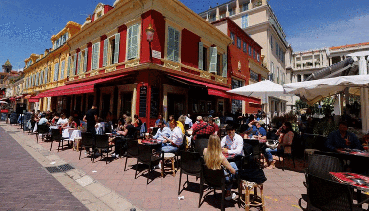 Ülkede 8 Kasım'dan itibaren hastanelere bile aşı zorunluluğu geliyor