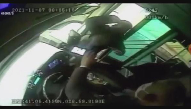 İETT şoförünün hayatını ruhsat kurtardı