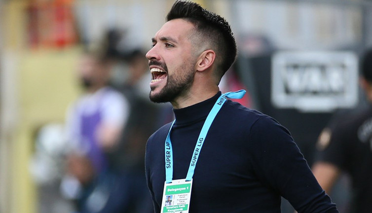 Ünlü gazeteci Di Marzio Fenerbahçe'nin görüştüğü teknik direktörü açıkladı