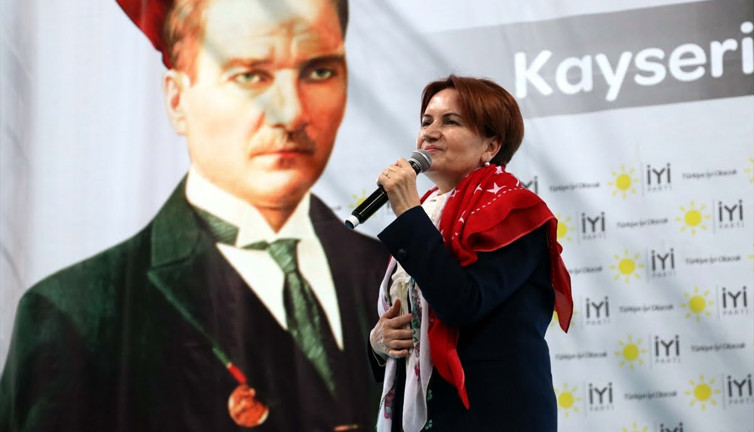 Meral Akşener’den 10 Kasım mesajı: Mavi gözlü bozkurtumuzu sevgi, saygı ve minnetle anıyorum