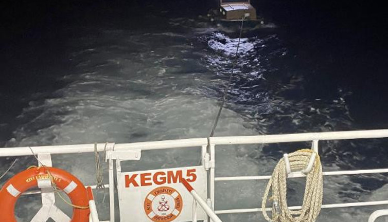 Beykoz açıklarında 2 tekne çarpıştı