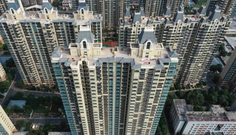 Çinli dünya emlak devi Evergrande yine son saatlerde borcunu ödedi. Son anda kurtuldu