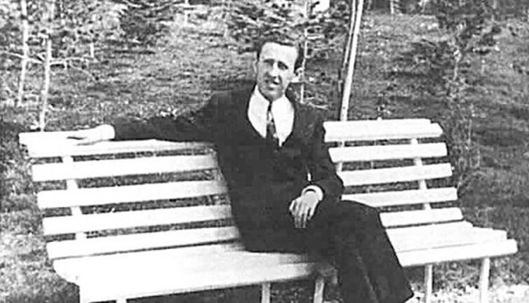 Orhan Veli öldükten sonra neler olacağını böyle anlatmıştı, Bütün şiirlerini bilirsiniz ama bu şiir hariç!