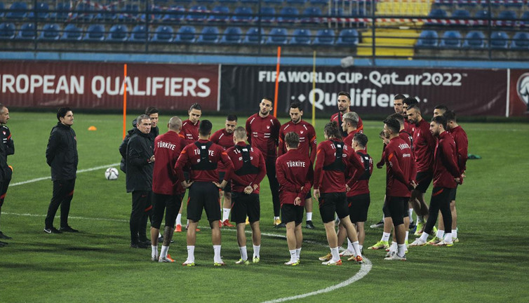 Rakibimiz Karadağ forvetsiz kaldı