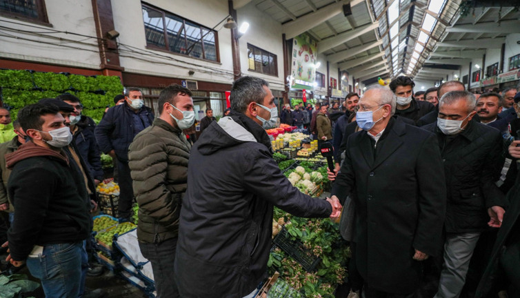 Kılıçdaroğlu Ankara Hali'nde esnaf ziyareti yaptı