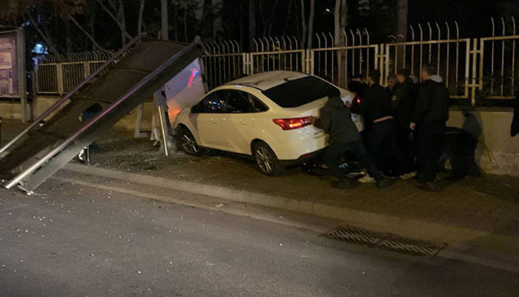 Otobüs durağında işe gitmek için bekleyen adamı öldürdü