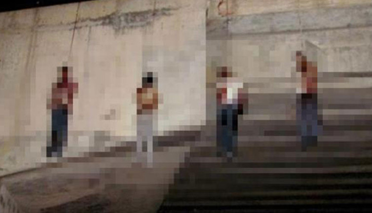 9’u üst geçide asılı 10 ceset bulundu