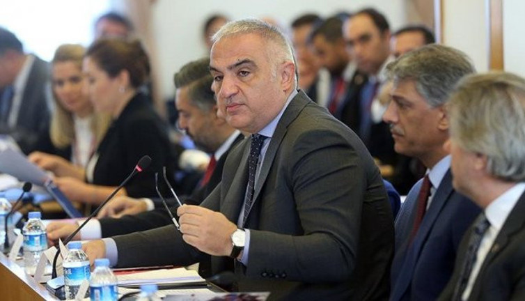 Bakan Mehmet Ersoy'dan iki itiraf birden: Orası Çiftlikbank gibi…