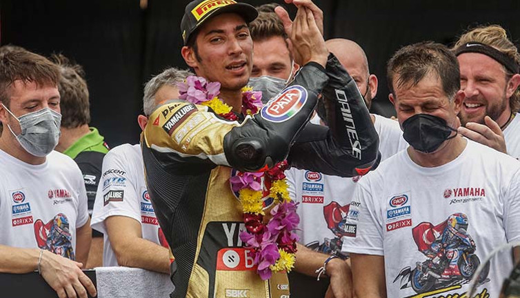 Toprak Razgatlıoğlu 2021 Dünya Superbike (WSBK) şampiyonu oldu. Gurur duyuyoruz seninle