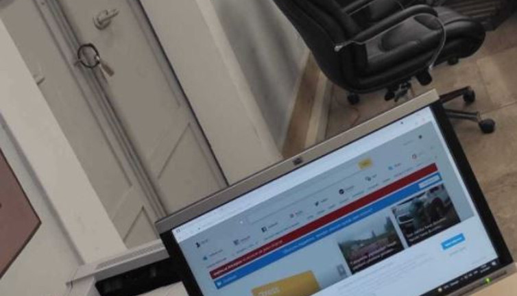 İstanbul Üniversitesi'nde ücretsiz olan çıktıyı 1 liradan vermişler. Fotoğrafa rağmen rektörlük yalanladı