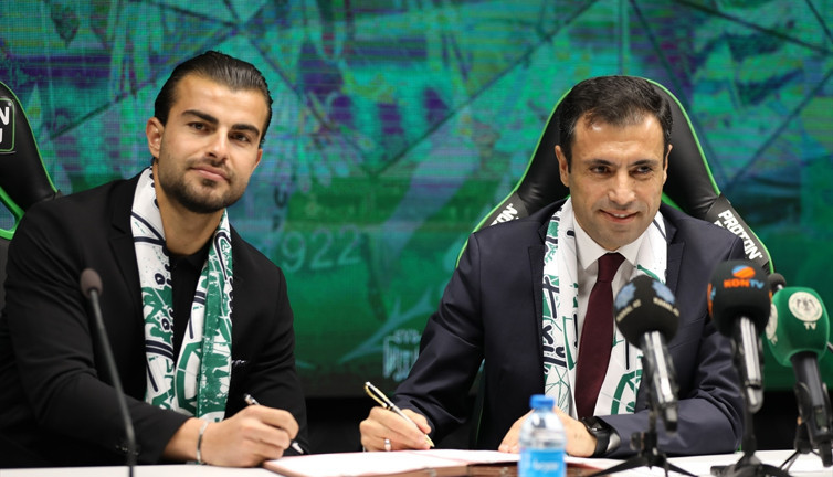 Beşiktaş'ın istediği Abdülkerim Bardakçı imzayı attı