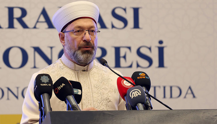 Ali Erbaş'tan yeni açıklama: Her çocuk Müslüman doğar, ailesi onu Hristiyan, Yahudi yapar