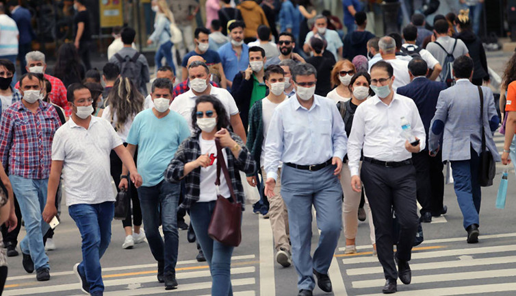 Yeni varyantı tespit eden doktor ilk kez konuştu. Belirtileri tek tek açıkladı