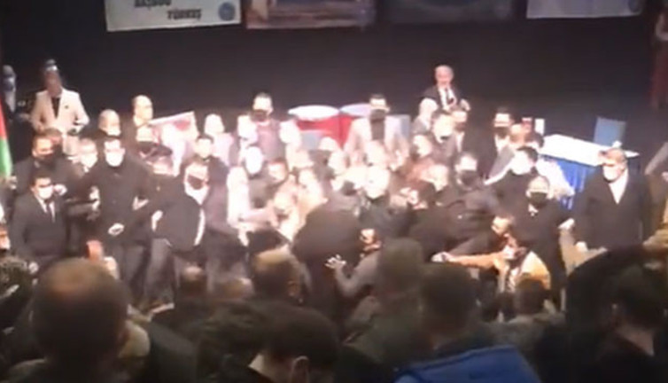 Ankara'da Alparslan Türkeş anma töreninde kan döküldü! 50 kişilik grup salonu bastı