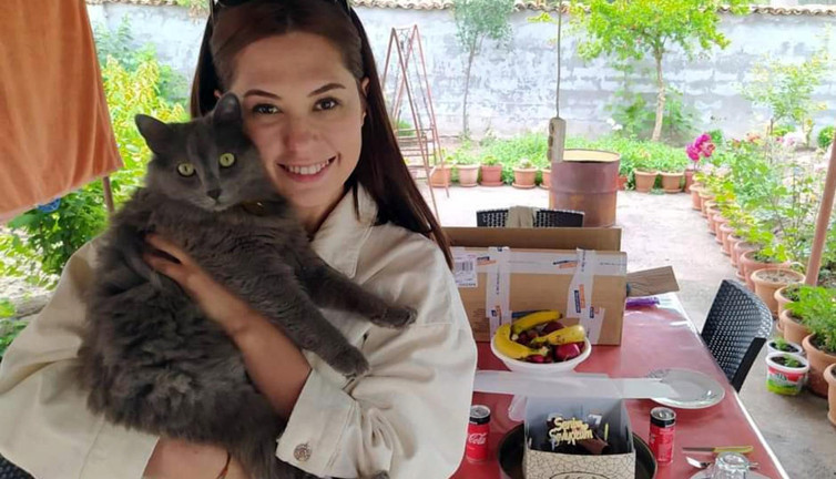 Kaçan kedisini almak isterken 5. kattan düşerek hayatını kaybetti