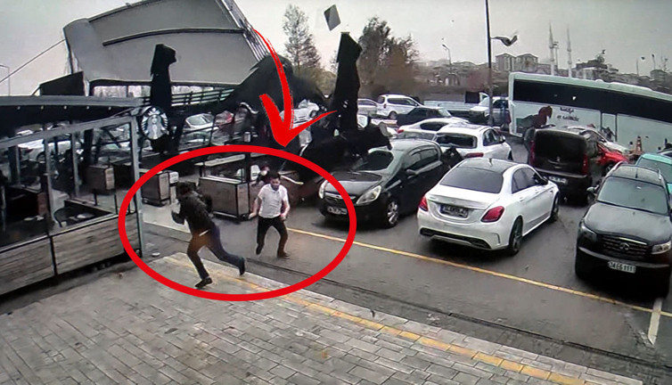 Bağcılar'da facia kıl payı atlatıldı! Uçurtma gibi havalandı...