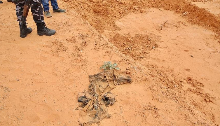 Libya'da toplu mezarlar ortaya çıkmaya devam ediyor