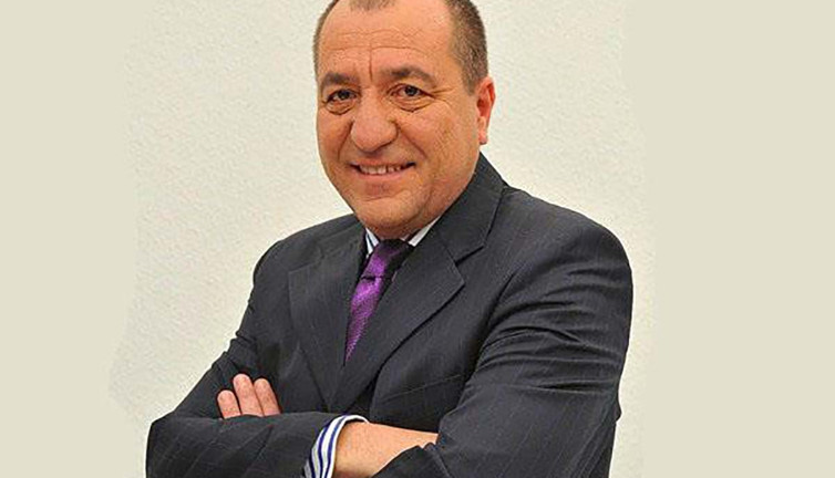 Mehmet Tezkan’ın bu yazısı Saray’da kulaktan kulağa fısıldanıyor. Herkes birbirine 'kim bunlar' diye soruyor