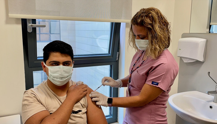 TURKOVAC'ın Faz-3 çalışması için 100 gönüllü aşı oldu