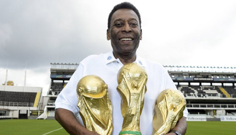 Efsane futbolcu Pele hastaneye kaldırıldı