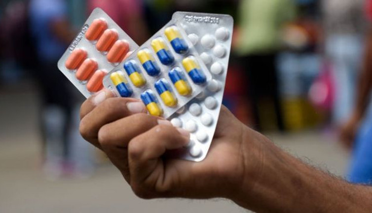 Yeni yıl öncesi ilaç krizi derinleşiyor